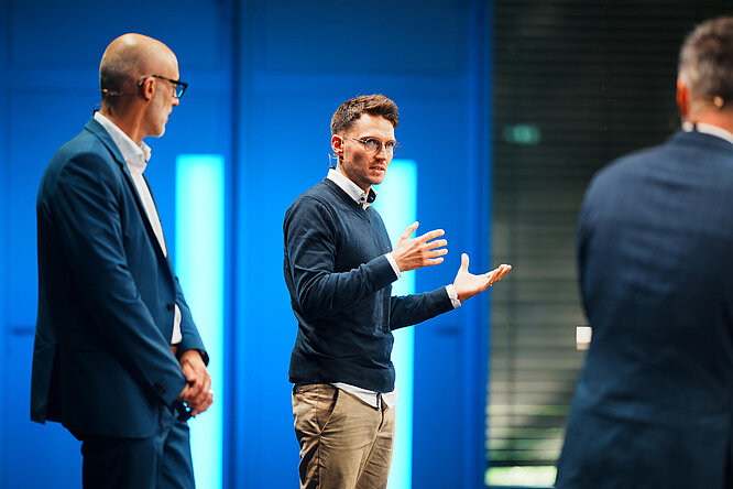 Axel Mögelin & Dr. Peter Wolf auf der Bühne bei Rethink.Mittelstand