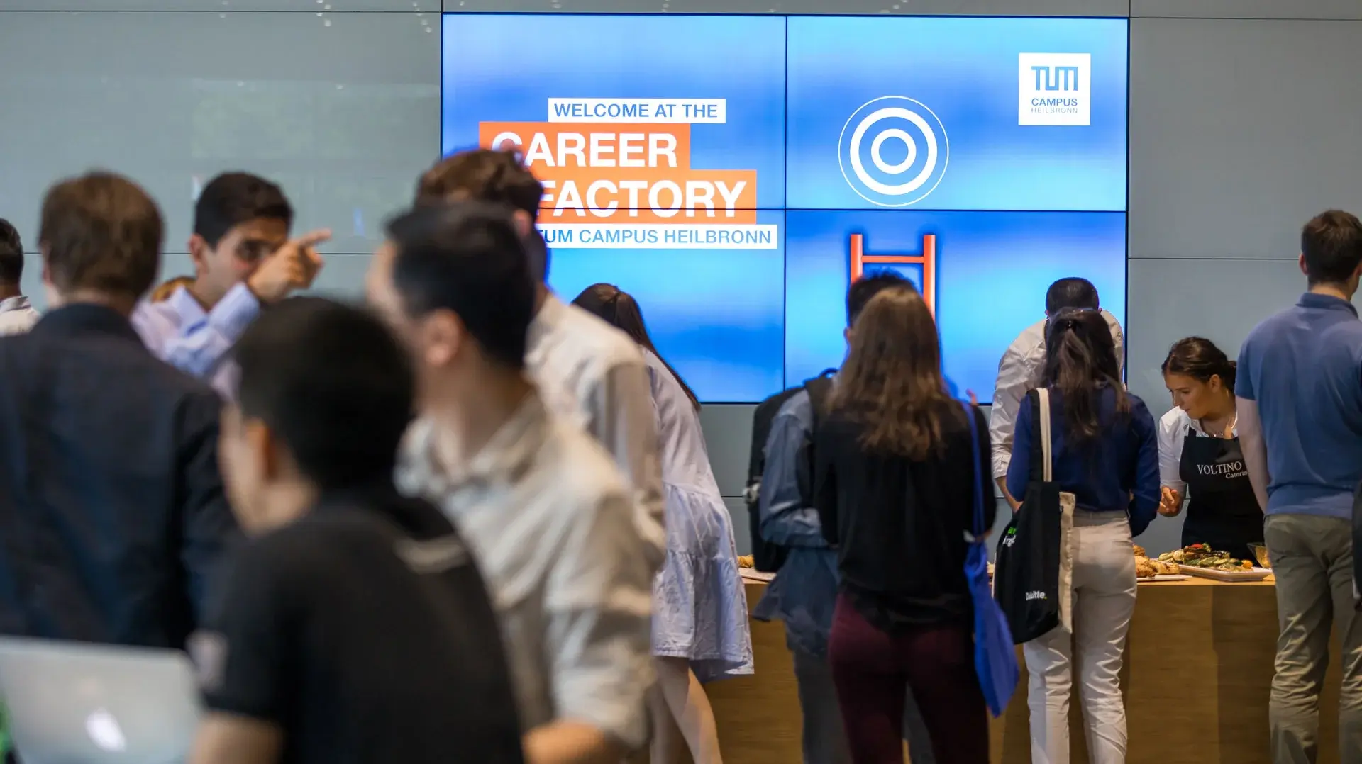 Gruppe von Studenten bei der Career Factory-Veranstaltung